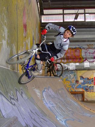 Héloïse au pied du mur...