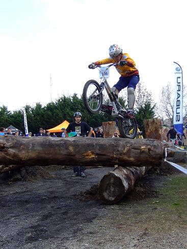les troncs font de magnifiques zones de trial qu'il est possible d'adapter ou l'on veut, comme l'on veut!
