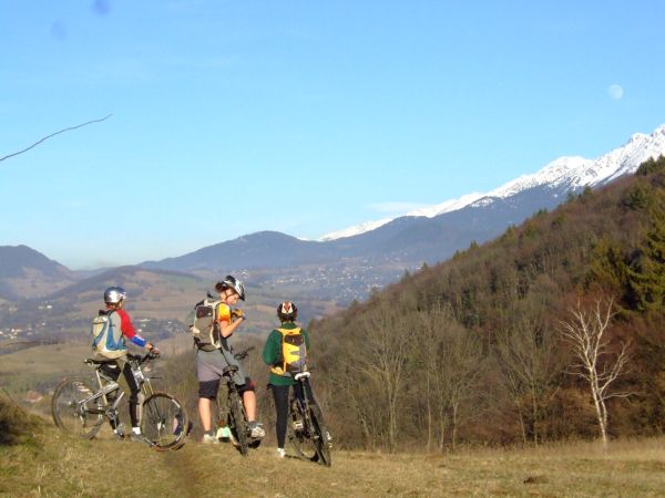 Avant d'attaquer la descente, vue sur Chamrousse Avant d'attaquer la descente, vue sur Chamrousse