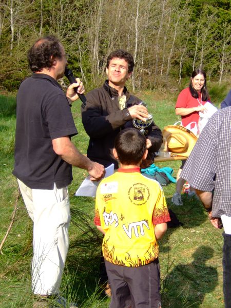 Claude remercie le Dr Schweitzer de sa présence.