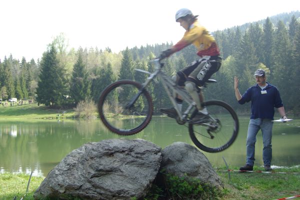 Yves,commissaire trial en action.