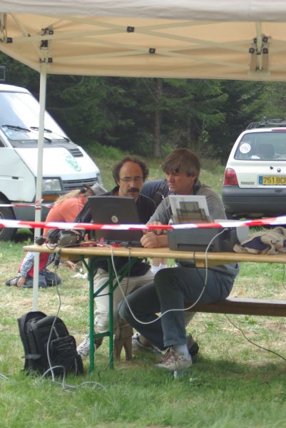 Claude et le juge d'arrivée.