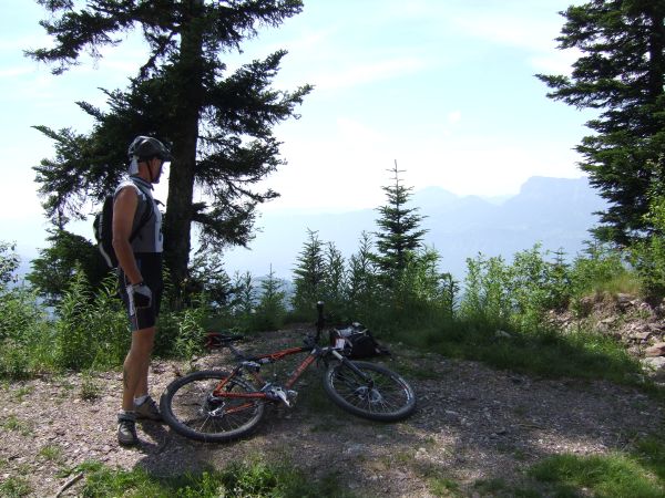 la dent de Crolles à l'horizon.
