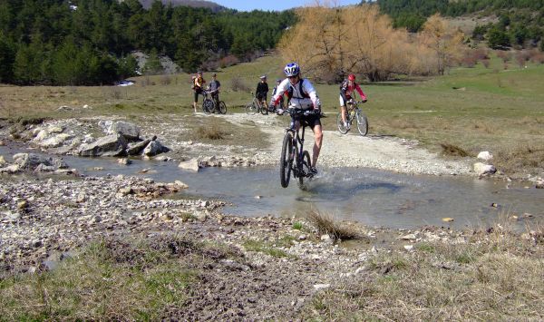 ...sans mouiller la roue avant...