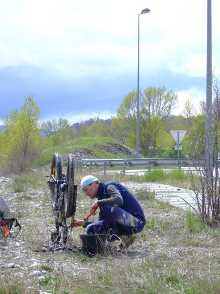 ...pendant que Dominique bichonne son spad;