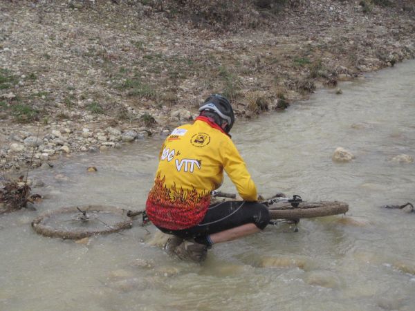 ..avec un peu de mécanique (patte de dérailleur casée)