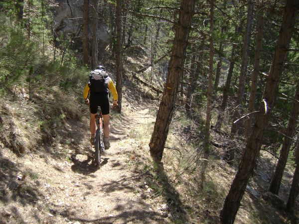 ...par un superbe sentier.