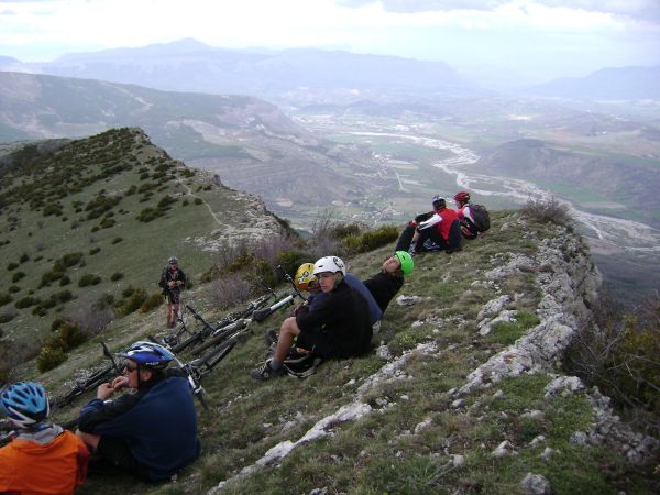 Vu le sentier qui suit la crête?