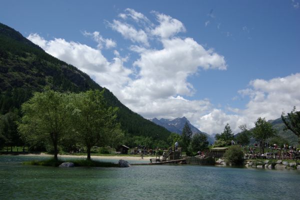 Magnifique le lac de Serre Chevalier! Vu le tronc en travers????