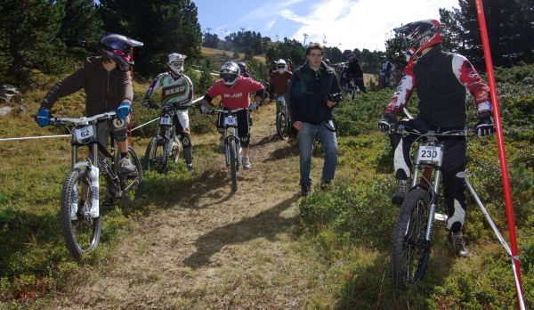 Arrêt sécurité: embouteillage dessous...