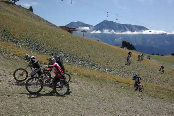 ...afin de rejoindre soit son poste soit le départ...