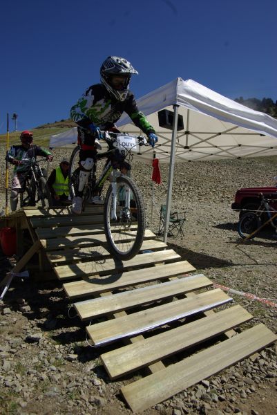 A 13h30 les ouvreurs partent (ici Mélanie, la plus jeune)...