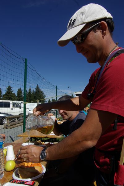 ...avec un divin breuvage avec ses bulles et sa mousse...