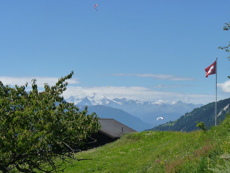 La vue depuis la station de Bellwald La vue depuis la station de Bellwald
