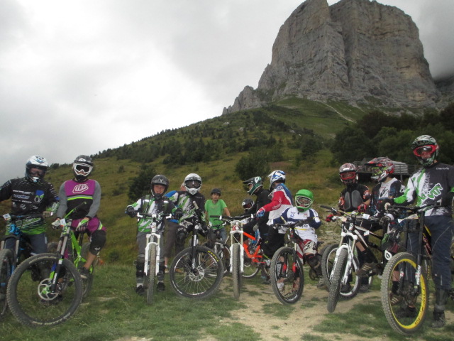 Le groupe sous Agathe (l'une des 2 soeurs)